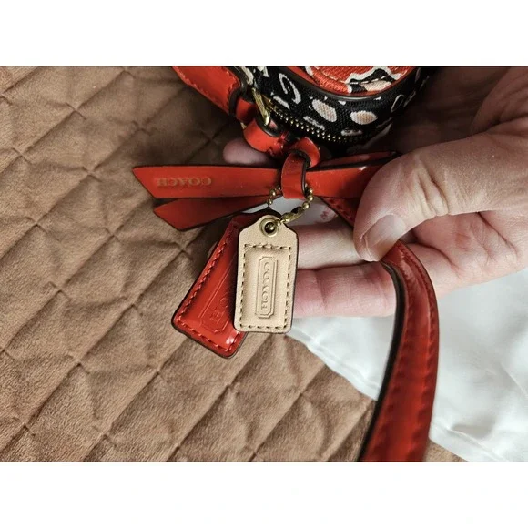 NWT Coach 25121 Poppy Floral Flower Print Scarf Crossbody w/Dust Bag, Red/Blk - Picture 7 of 13